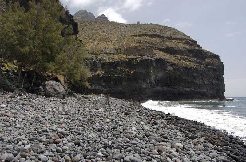 Playa de Gui Gui Grande im Winter mit vielen Steinen